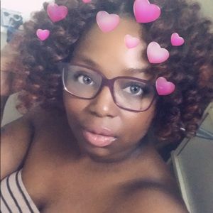 Meet your Posher, Latosha